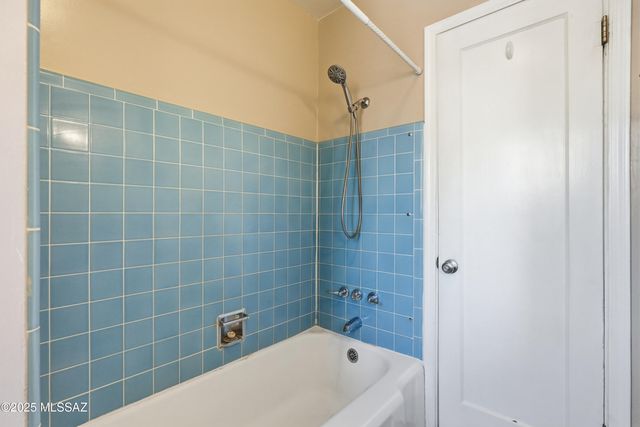 2925 E Loretta Drive, Tucson, AZ 85716