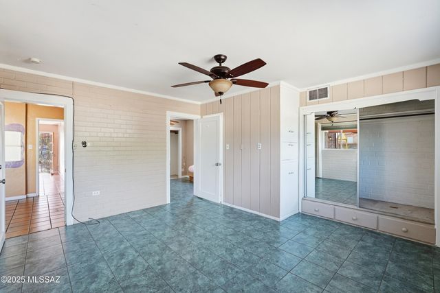 2925 E Loretta Drive, Tucson, AZ 85716