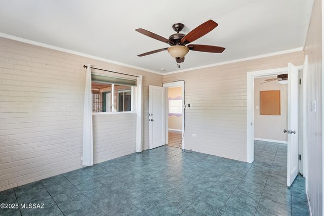 2925 E Loretta Drive, Tucson, AZ 85716