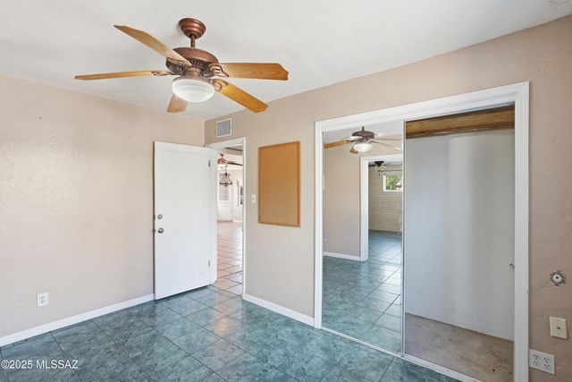 2925 E Loretta Drive, Tucson, AZ 85716