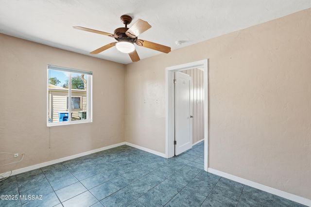 2925 E Loretta Drive, Tucson, AZ 85716