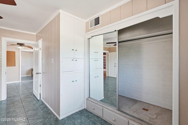 2925 E Loretta Drive, Tucson, AZ 85716