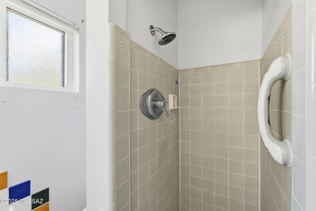 2925 E Loretta Drive, Tucson, AZ 85716