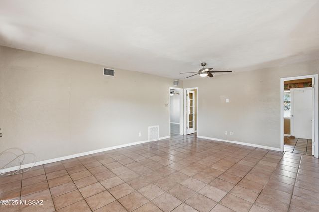 2925 E Loretta Drive, Tucson, AZ 85716