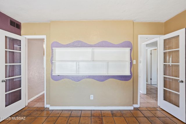 2925 E Loretta Drive, Tucson, AZ 85716