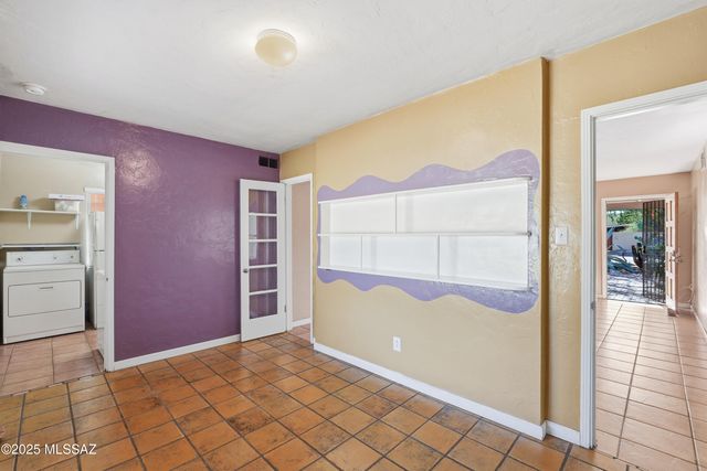 2925 E Loretta Drive, Tucson, AZ 85716