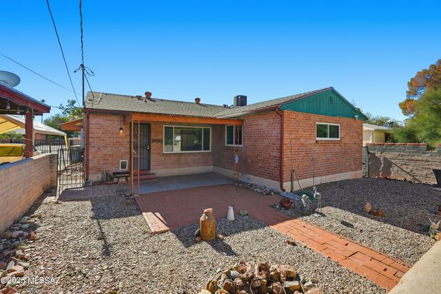 2925 E Loretta Drive, Tucson, AZ 85716