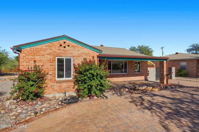 2925 E Loretta Drive, Tucson, AZ 85716