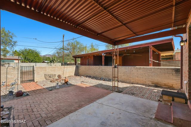 2925 E Loretta Drive, Tucson, AZ 85716