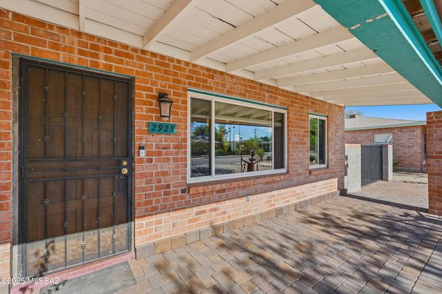 2925 E Loretta Drive, Tucson, AZ 85716