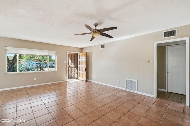 2925 E Loretta Drive, Tucson, AZ 85716