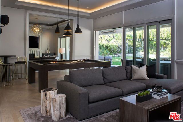 14939 La Cumbre Drive, Pacific Palisades (los Angeles), CA 90272