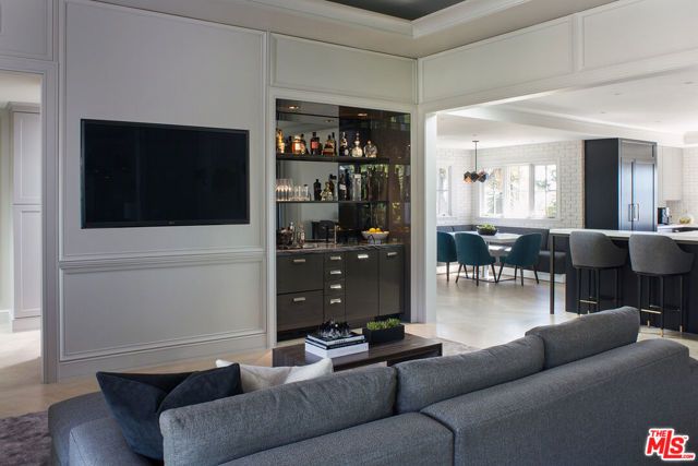 14939 La Cumbre Drive, Pacific Palisades (los Angeles), CA 90272