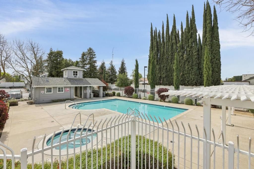 Image 39 of property listing at 2159 Walsingham Court 62, Tracy, CA 95376