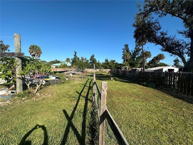 111 PALM AVENUE E, Nokomis, FL 34275