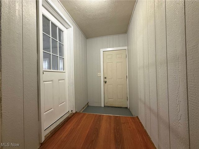 863 Bank Street, Akron, OH 44305