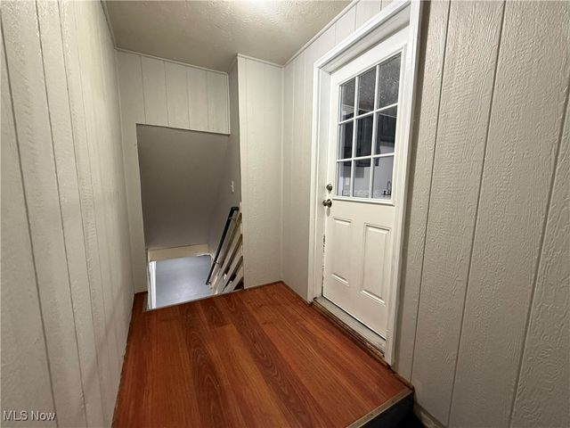 863 Bank Street, Akron, OH 44305