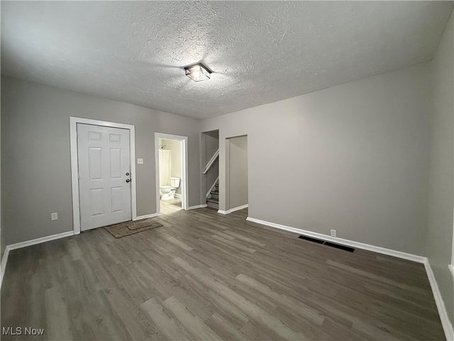 863 Bank Street, Akron, OH 44305