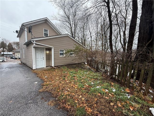 863 Bank Street, Akron, OH 44305