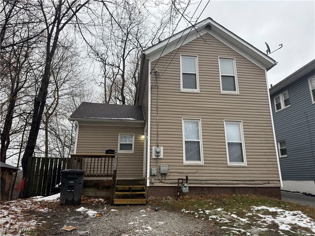 863 Bank Street, Akron, OH 44305