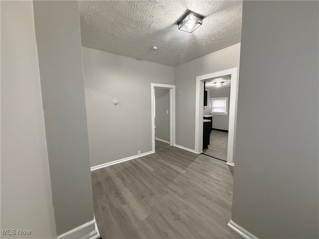 863 Bank Street, Akron, OH 44305