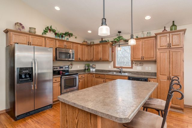 200 Foxfire Drive, Mankato, MN 56001