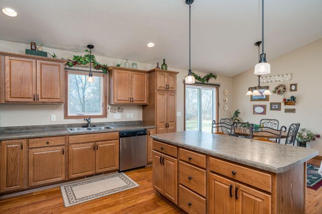 200 Foxfire Drive, Mankato, MN 56001
