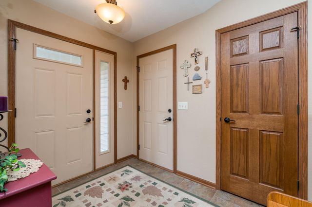 200 Foxfire Drive, Mankato, MN 56001