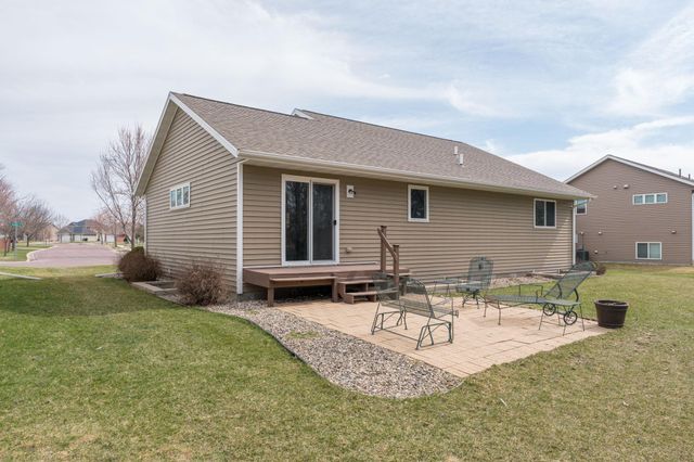 200 Foxfire Drive, Mankato, MN 56001