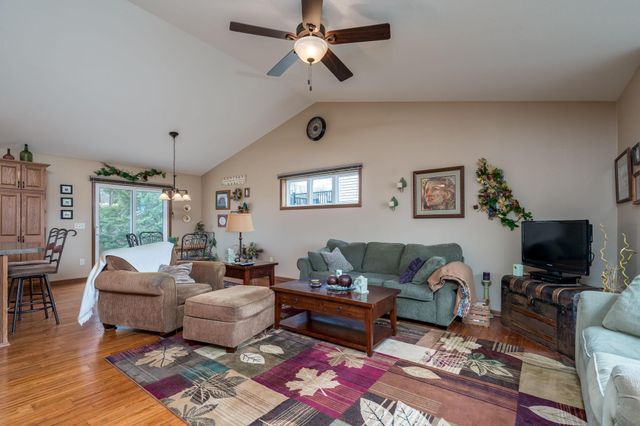 200 Foxfire Drive, Mankato, MN 56001