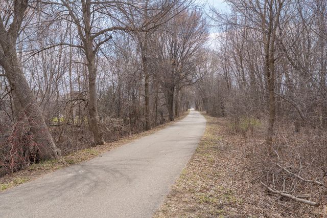 200 Foxfire Drive, Mankato, MN 56001