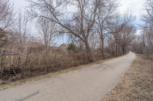 200 Foxfire Drive, Mankato, MN 56001