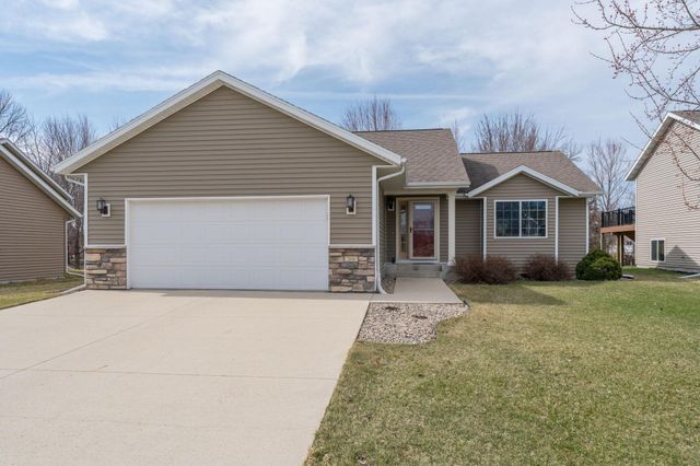 200 Foxfire Drive, Mankato, MN 56001