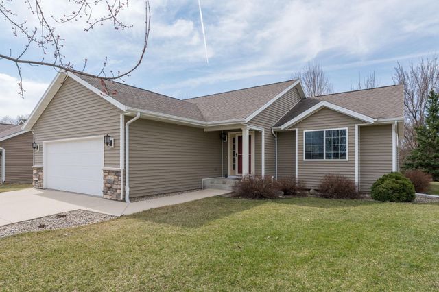 200 Foxfire Drive, Mankato, MN 56001