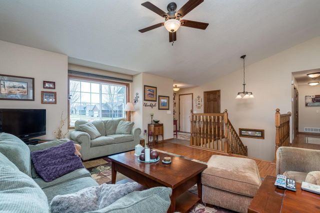 200 Foxfire Drive, Mankato, MN 56001