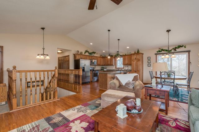 200 Foxfire Drive, Mankato, MN 56001