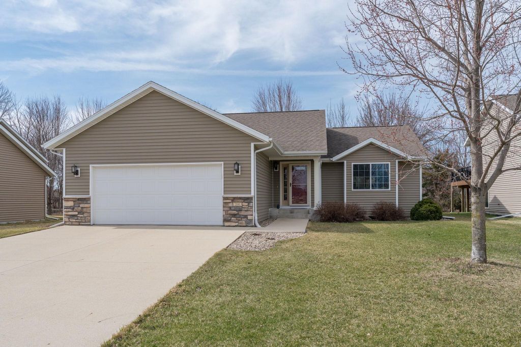 200 Foxfire Drive, Mankato, MN 56001