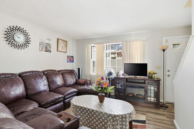 189 Essex St K, Springfield, MA 01151