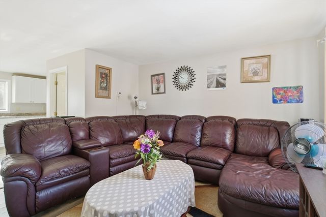 189 Essex St K, Springfield, MA 01151