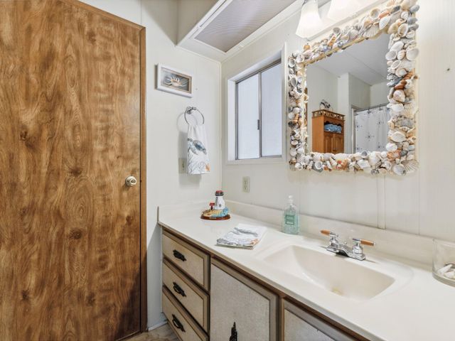 2627 W Midvalley Avenue 30, Visalia, CA 93277