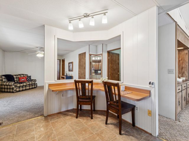 2627 W Midvalley Avenue 30, Visalia, CA 93277