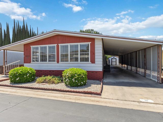 2627 W Midvalley Avenue 30, Visalia, CA 93277
