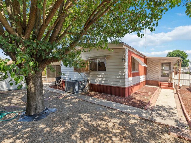 2627 W Midvalley Avenue 30, Visalia, CA 93277