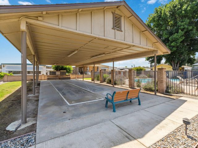 2627 W Midvalley Avenue 30, Visalia, CA 93277