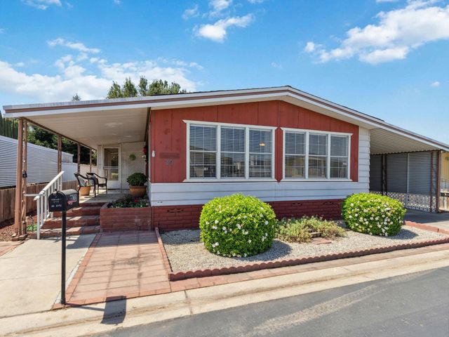 2627 W Midvalley Avenue 30, Visalia, CA 93277