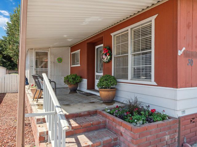 2627 W Midvalley Avenue 30, Visalia, CA 93277