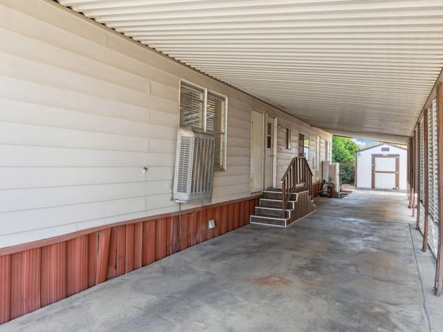 2627 W Midvalley Avenue 30, Visalia, CA 93277