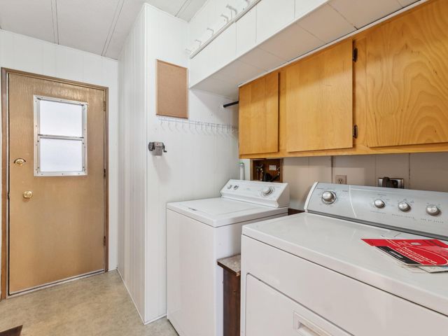2627 W Midvalley Avenue 30, Visalia, CA 93277