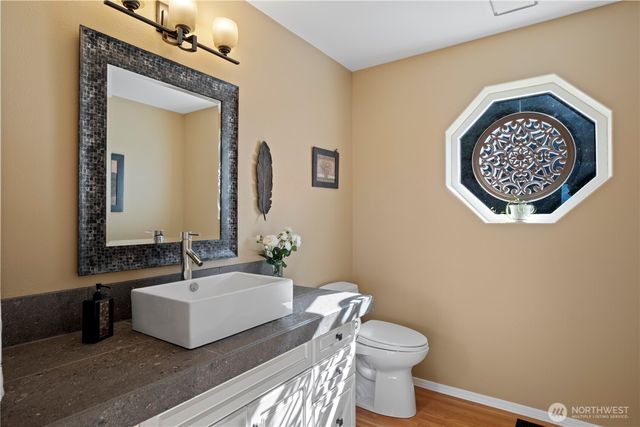 8189 Whidbey Drive, Clinton, WA 98236