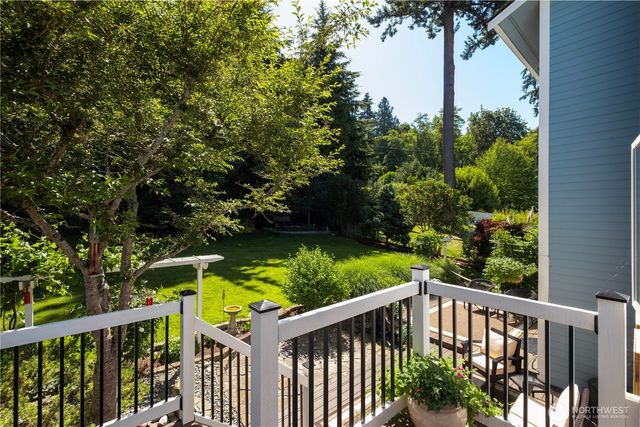 8189 Whidbey Drive, Clinton, WA 98236